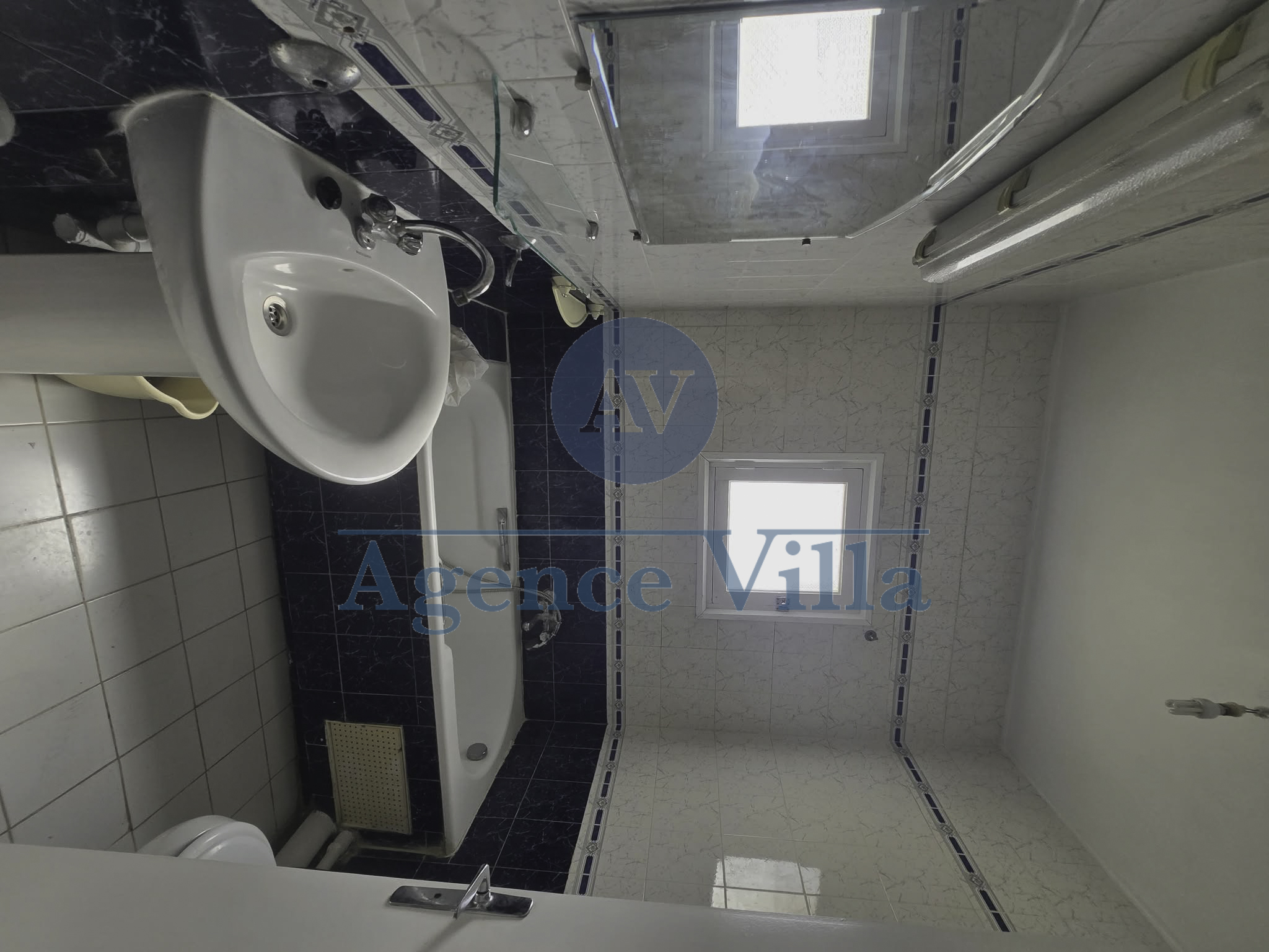 La Marsa El Aouina Location Appart. 4 pices Un appartement s3  l'aouina