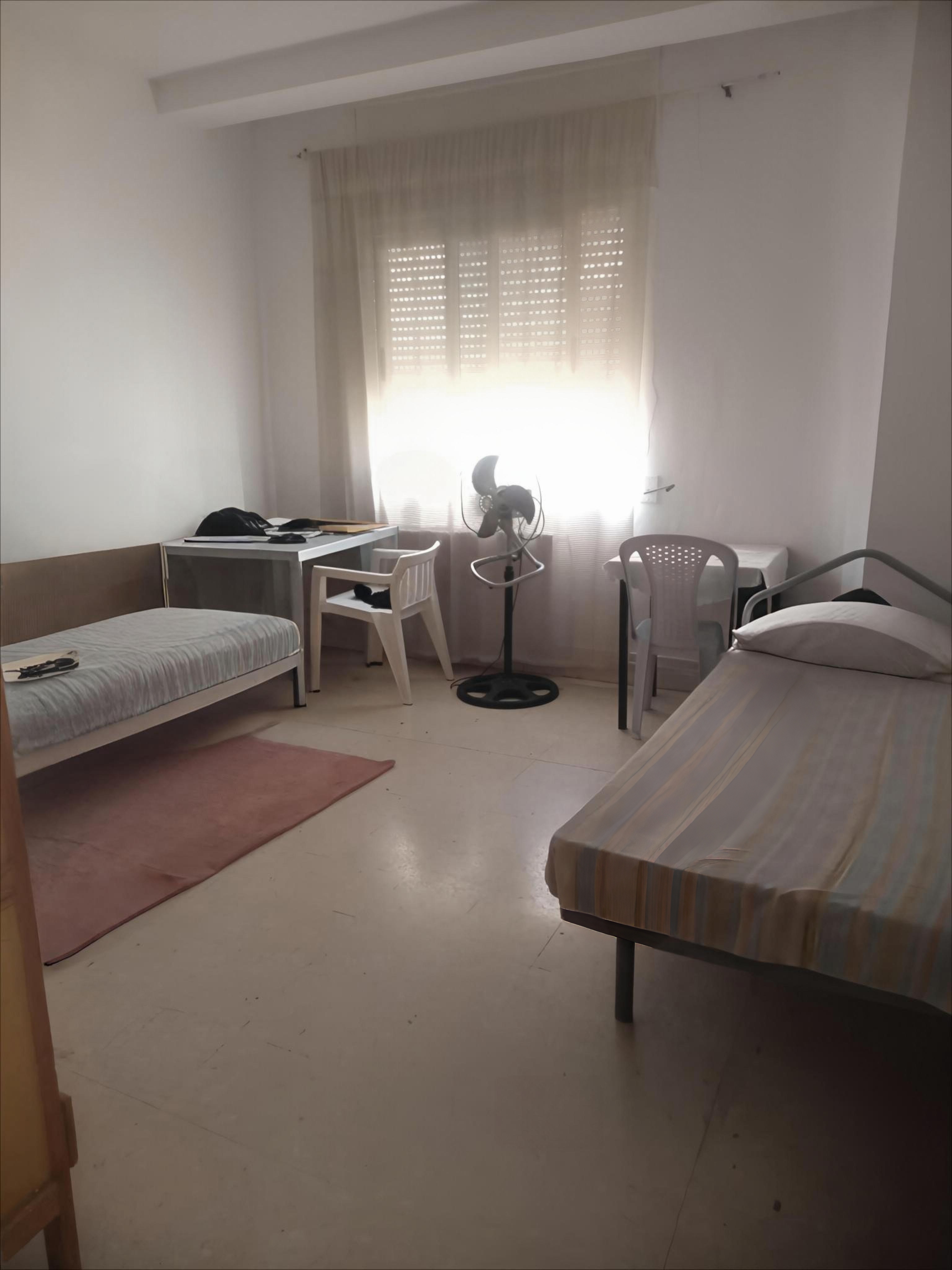 Cite El Khadra Cite Oplympique Location Appart. 3 pices Chmb  2 fil insat