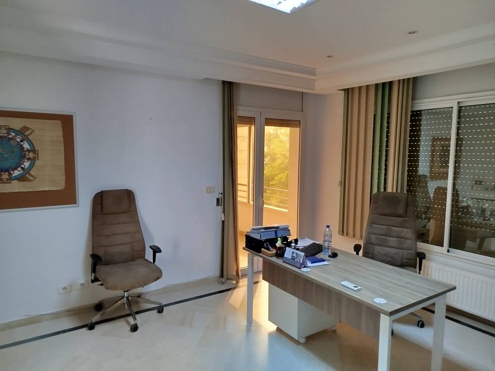 Bureaux & Commerces Bureau