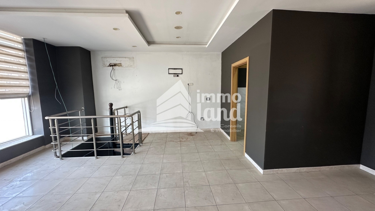 La Marsa Cite Erriadh Location Surfaces Local commercial sur deux niveaux