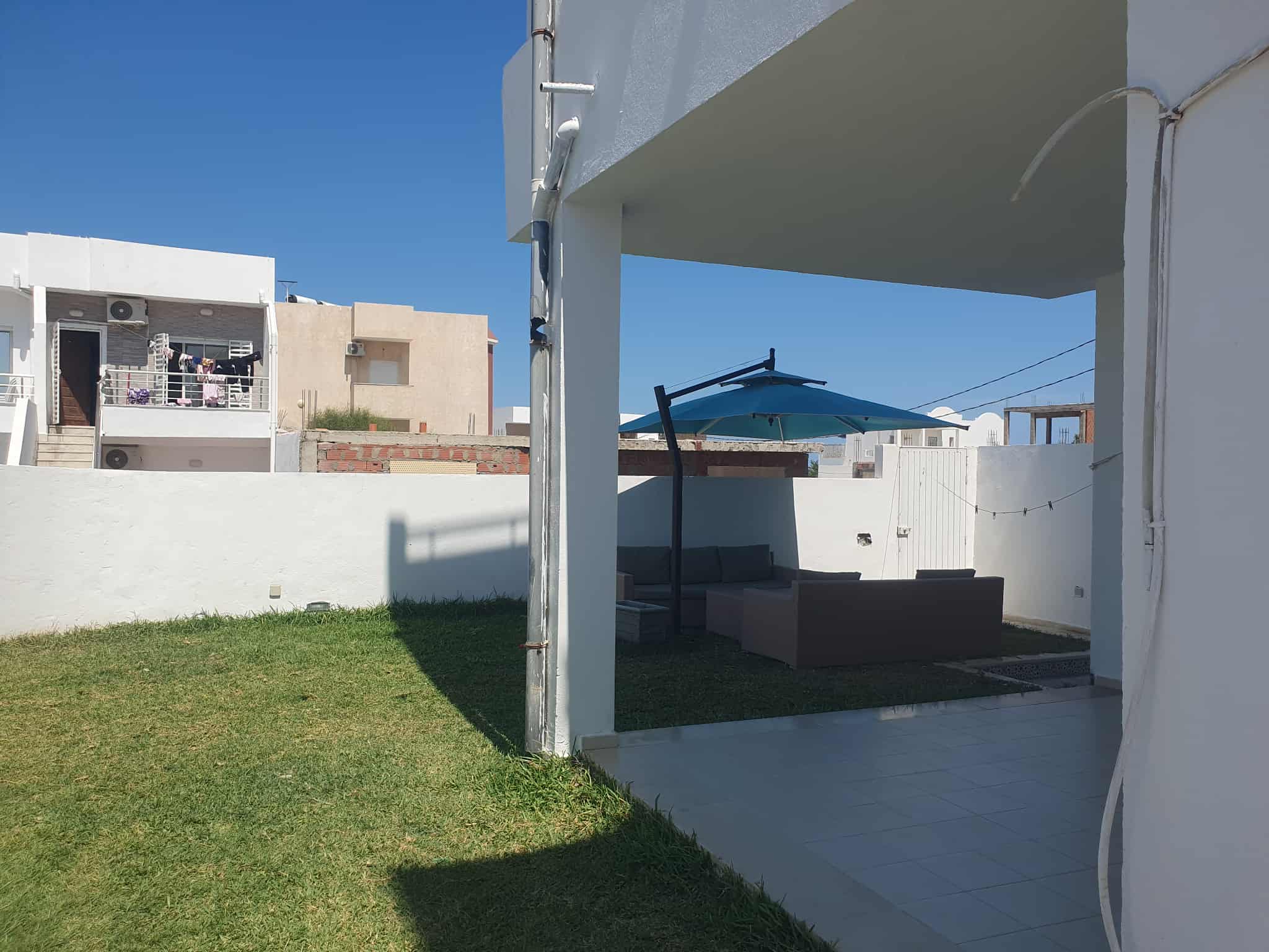 Hammam El Ghezaz Ezzahra Vente Duplex Des appartements  la plage ezzahra klibia