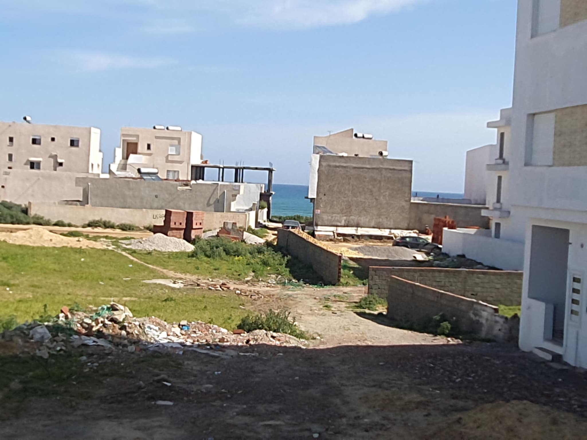 Hammam El Ghezaz Ezzahra Terrain Terrain nu Terrain cltur  plage ezzahra klibia