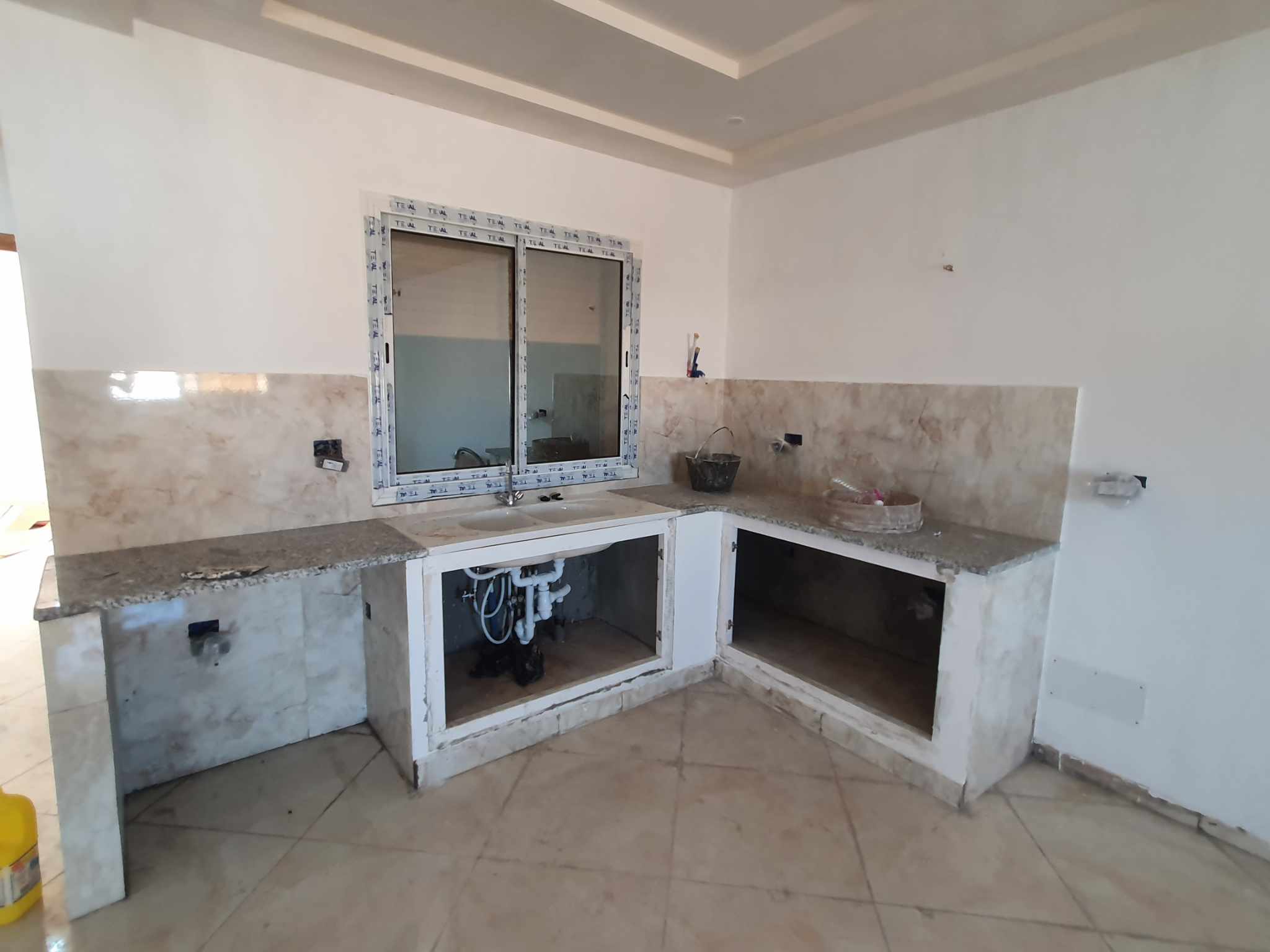 Hammam El Ghezaz Ezzahra Vente Appart. 2 pices Un appartement en 1er tage  ezzahra klibia
