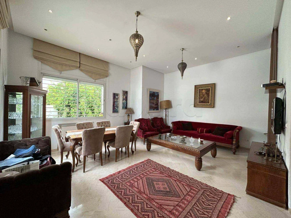 Ariana Ville Cite Ennasr 2 Location Maisons Triplex s5 haut standing avec jardin  ennasr 2