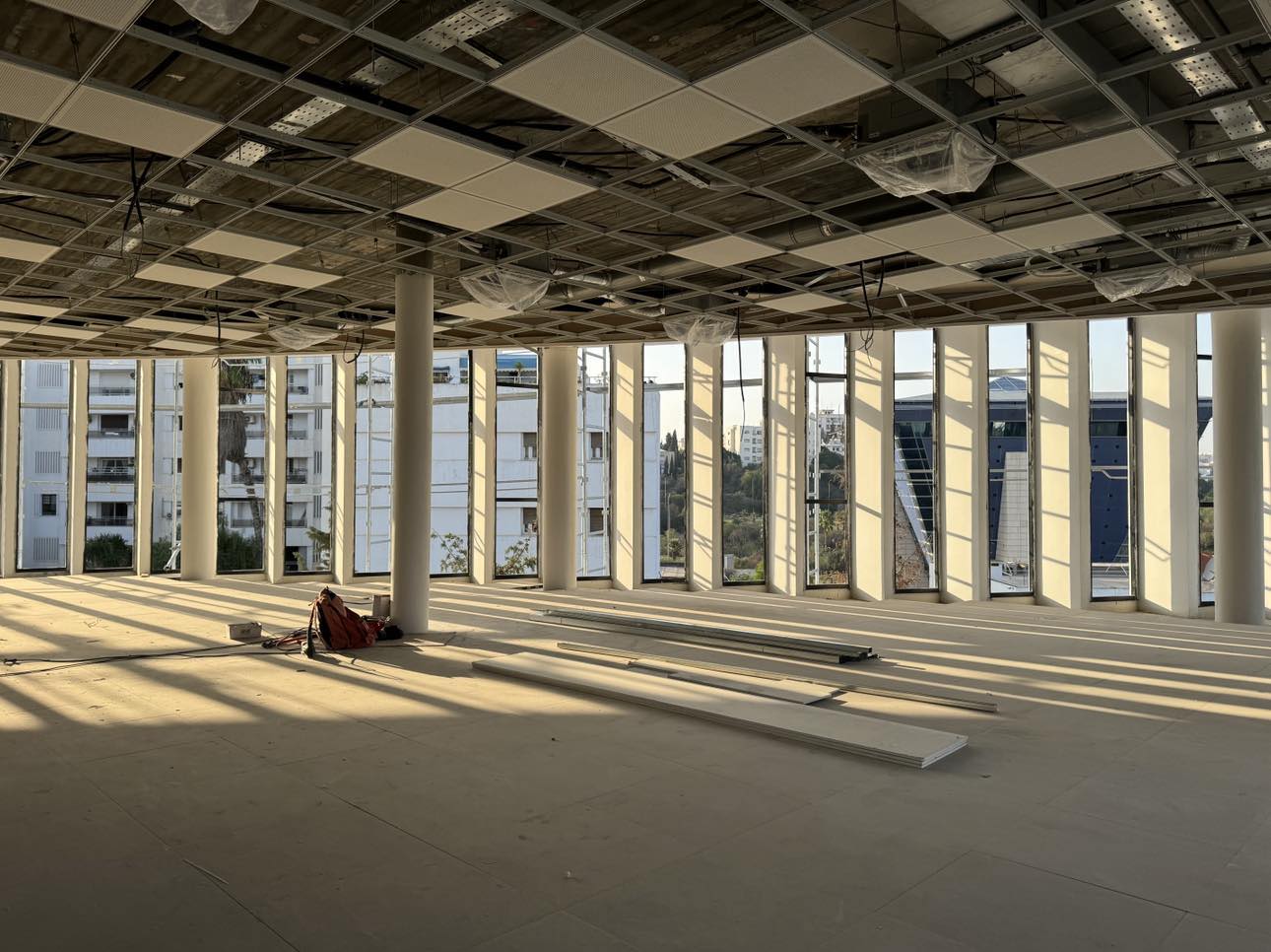 El Menzah&nbsp;Mutuelle Ville&nbsp;Bureaux & Commerces&nbsp;Bureau&nbsp;Super open space 750 m2 � notre dame manar