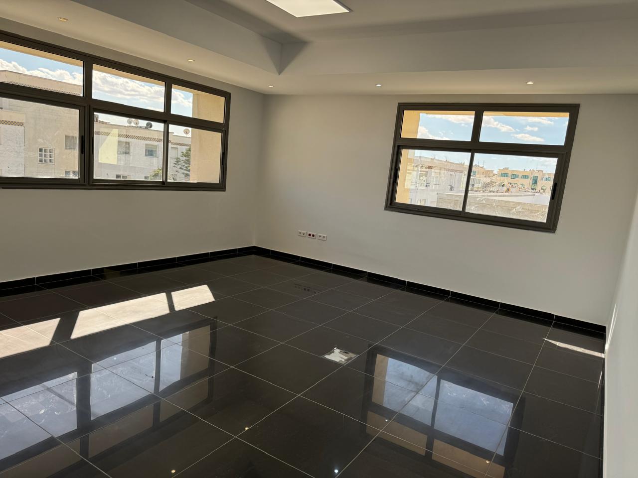 La Marsa&nbsp;Berge Du Lac&nbsp;Bureaux & Commerces&nbsp;Bureau&nbsp;Bureau 220 m2 hs au berge du lac 1