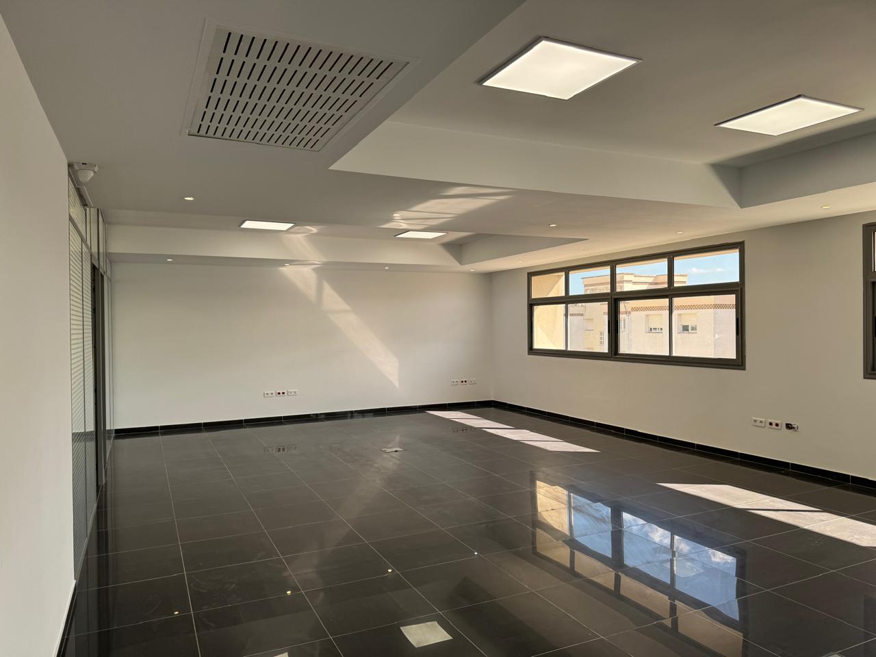 La Marsa&nbsp;Berge Du Lac&nbsp;Bureaux & Commerces&nbsp;Bureau&nbsp;Bureau 220 m2 hs au berge du lac 1