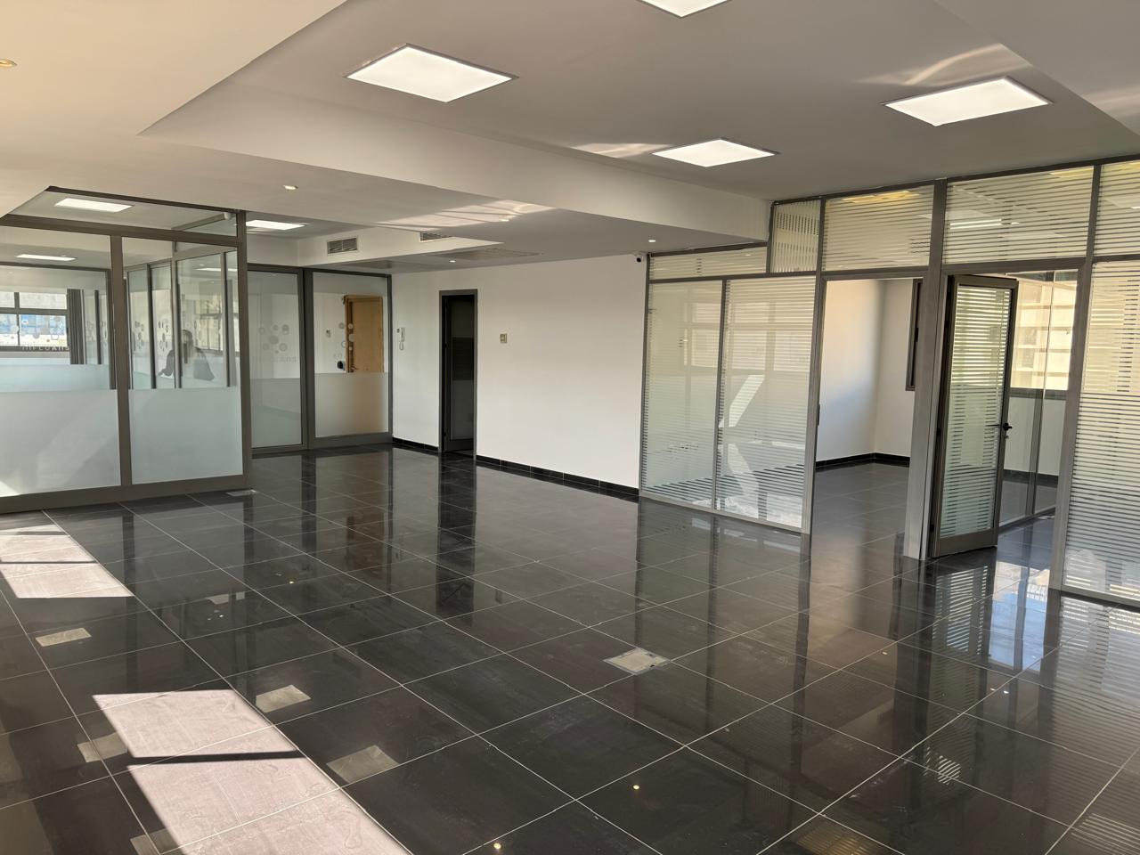 La Marsa&nbsp;Berge Du Lac&nbsp;Bureaux & Commerces&nbsp;Bureau&nbsp;Bureau 220 m2 hs au berge du lac 1