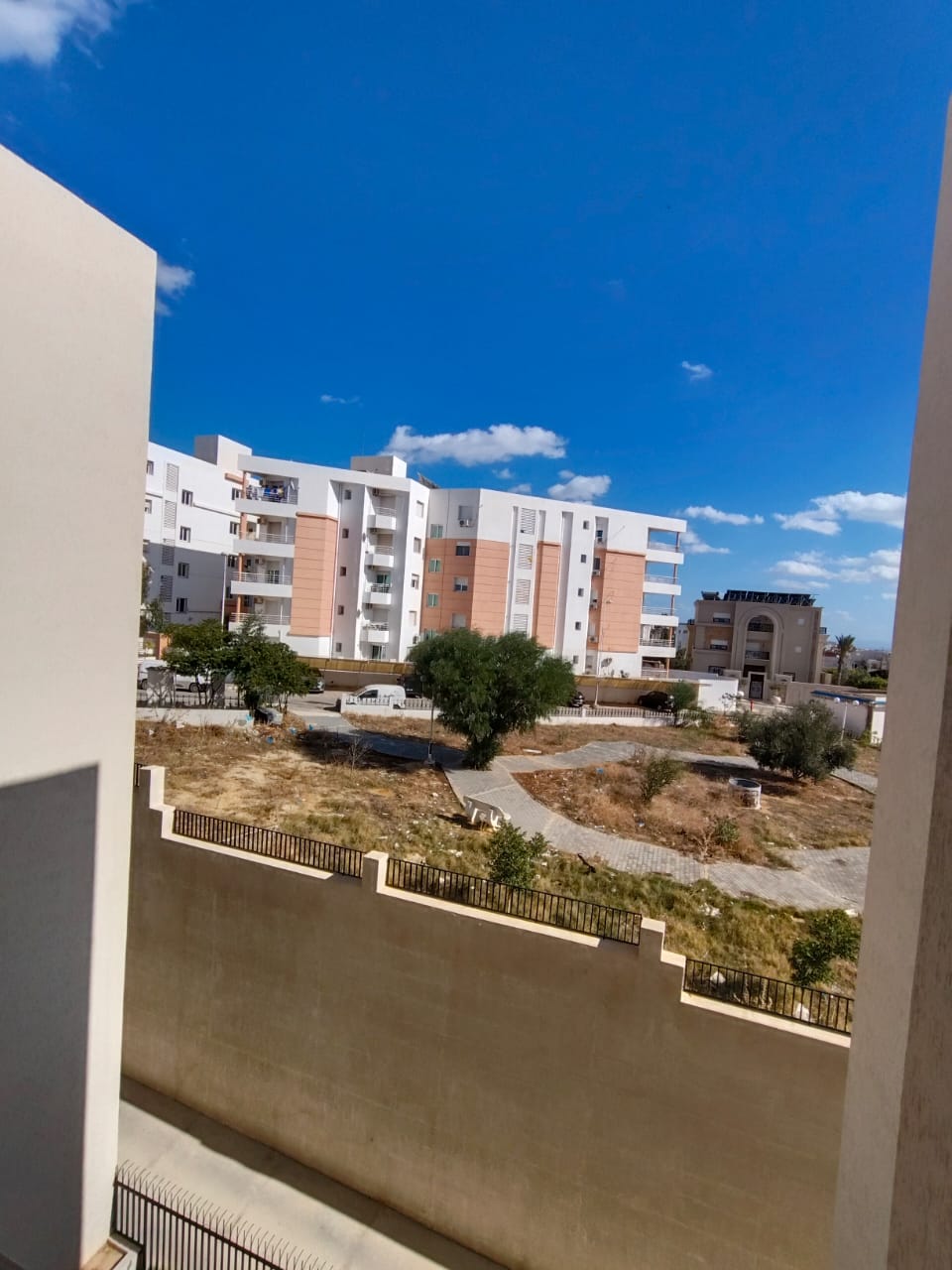 Mnihla Jardins d'el Menzah Location Appart. 3 pices J d'el menzah1 loc s2 neuf meubl