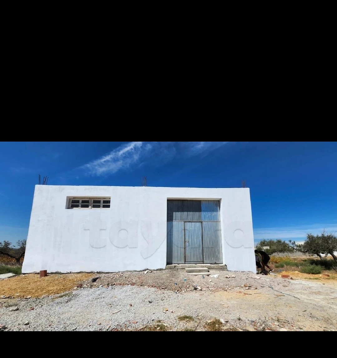 La Soukra Chotrana 1 Bureaux & Commerces Atelier,Garage Dpt chotrana 1