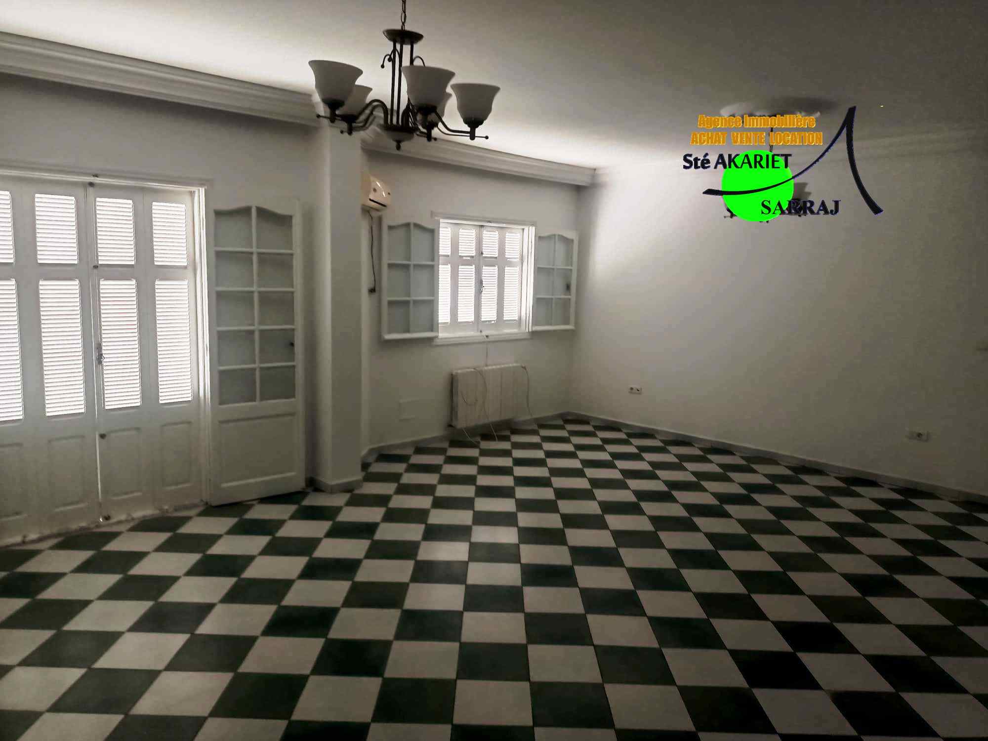 Hammam Sousse&nbsp;Hammam Sousse&nbsp;Vente&nbsp;Maisons&nbsp;Petite immeuble r3 pour projet ou habitation