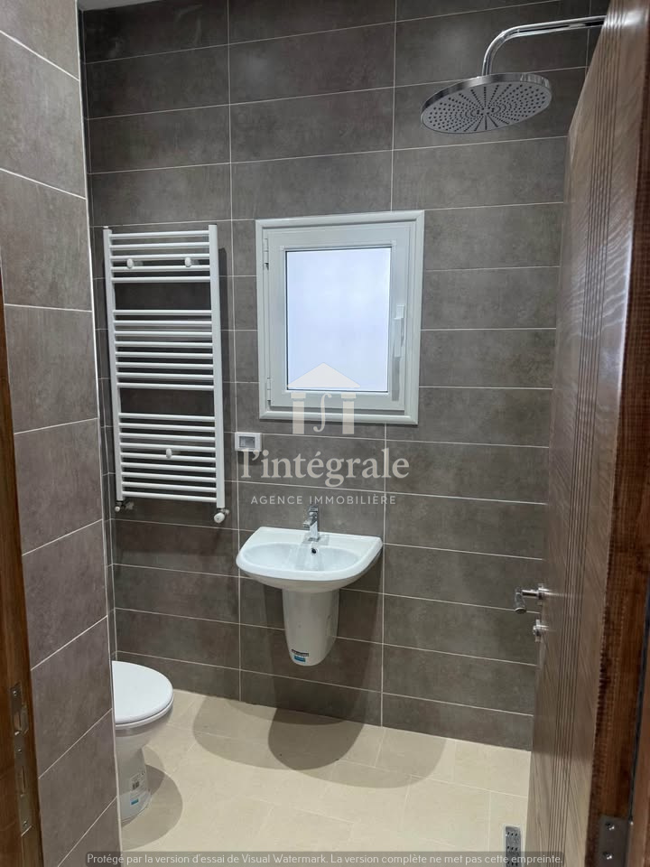 Ariana Ville Borj El Baccouche Location Appart. 4 pices S3 tout neuf