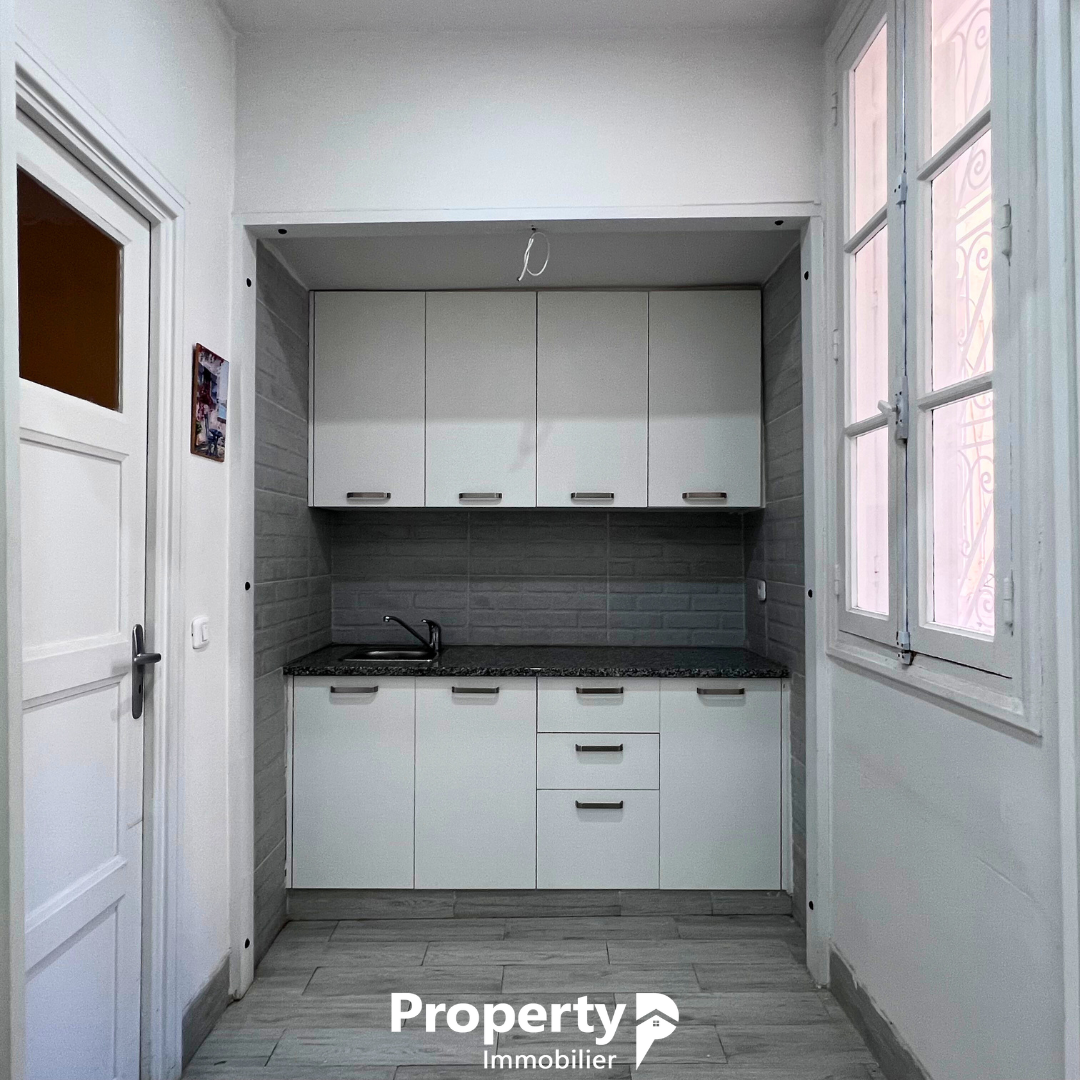 Bab Bhar Montplaisir Bureaux & Commerces Bureau Bureau 4 pices avenue hedi nouira centre ville