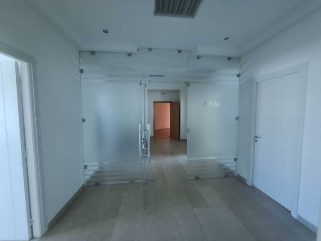 Fouchana&nbsp;Zone Industrielle El Meghira&nbsp;Bureaux & Commerces&nbsp;Bureau&nbsp;Bureau meubl� 5p zi mghira