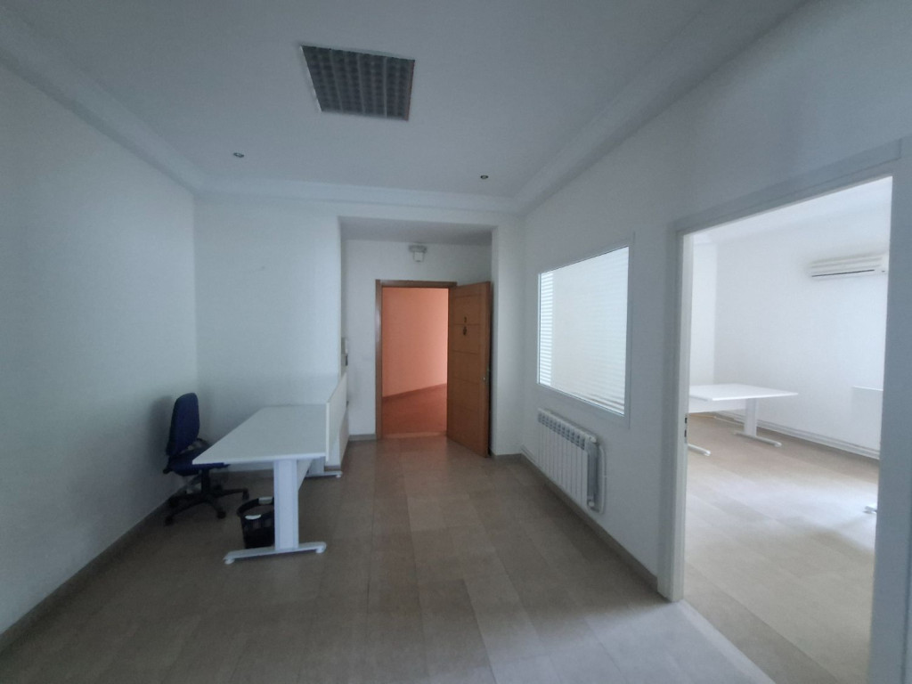 Fouchana&nbsp;Zone Industrielle El Meghira&nbsp;Bureaux & Commerces&nbsp;Bureau&nbsp;Bureau meubl� 5p zi mghira