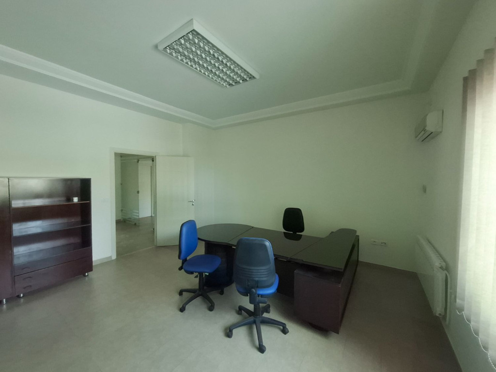 Fouchana&nbsp;Zone Industrielle El Meghira&nbsp;Bureaux & Commerces&nbsp;Bureau&nbsp;Bureau meubl� 5p zi mghira