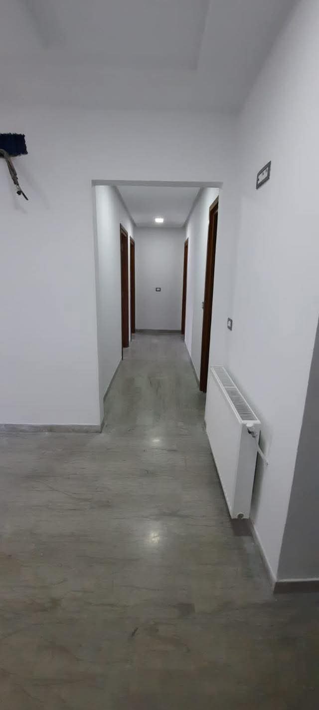 Ben Arous Ben Arous Location Appart. 4 pices Bureau sur la route principale ben arous