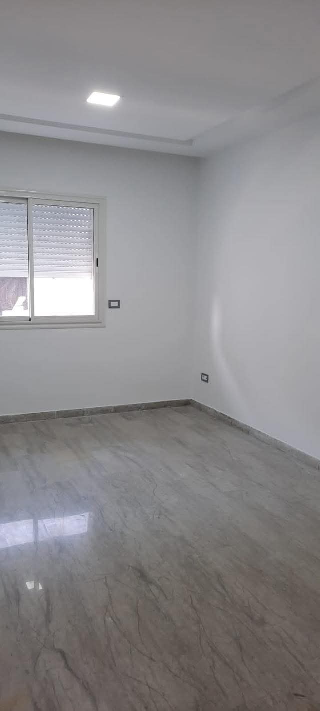 Ben Arous Ben Arous Location Appart. 4 pices Bureau sur la route principale ben arous
