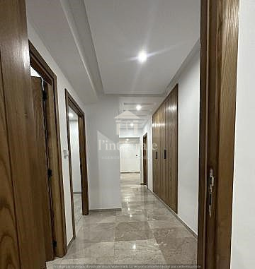 La Soukra Chotrana 1 Location Appart. 4 pices Agrable s3 de trs haut standing