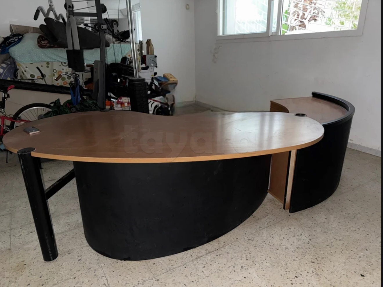 Sousse Jaouhara Sahloul Meubles de bureau Bureaux - Tables Un bureau en trs bon tat