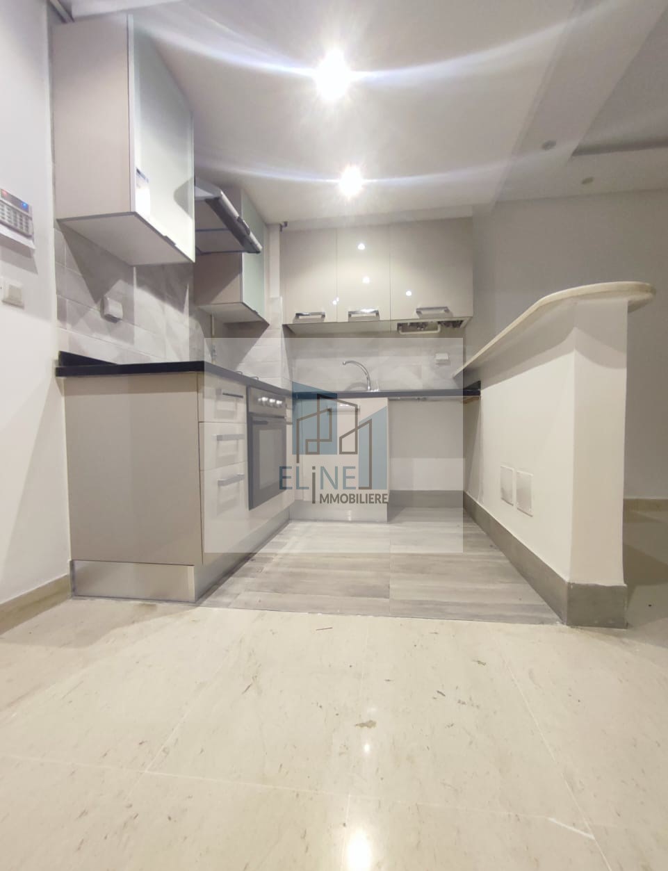 La Soukra La Soukra Location Appart. 1 pice Appt s plus 1 hts a soukra pres lc waikiki