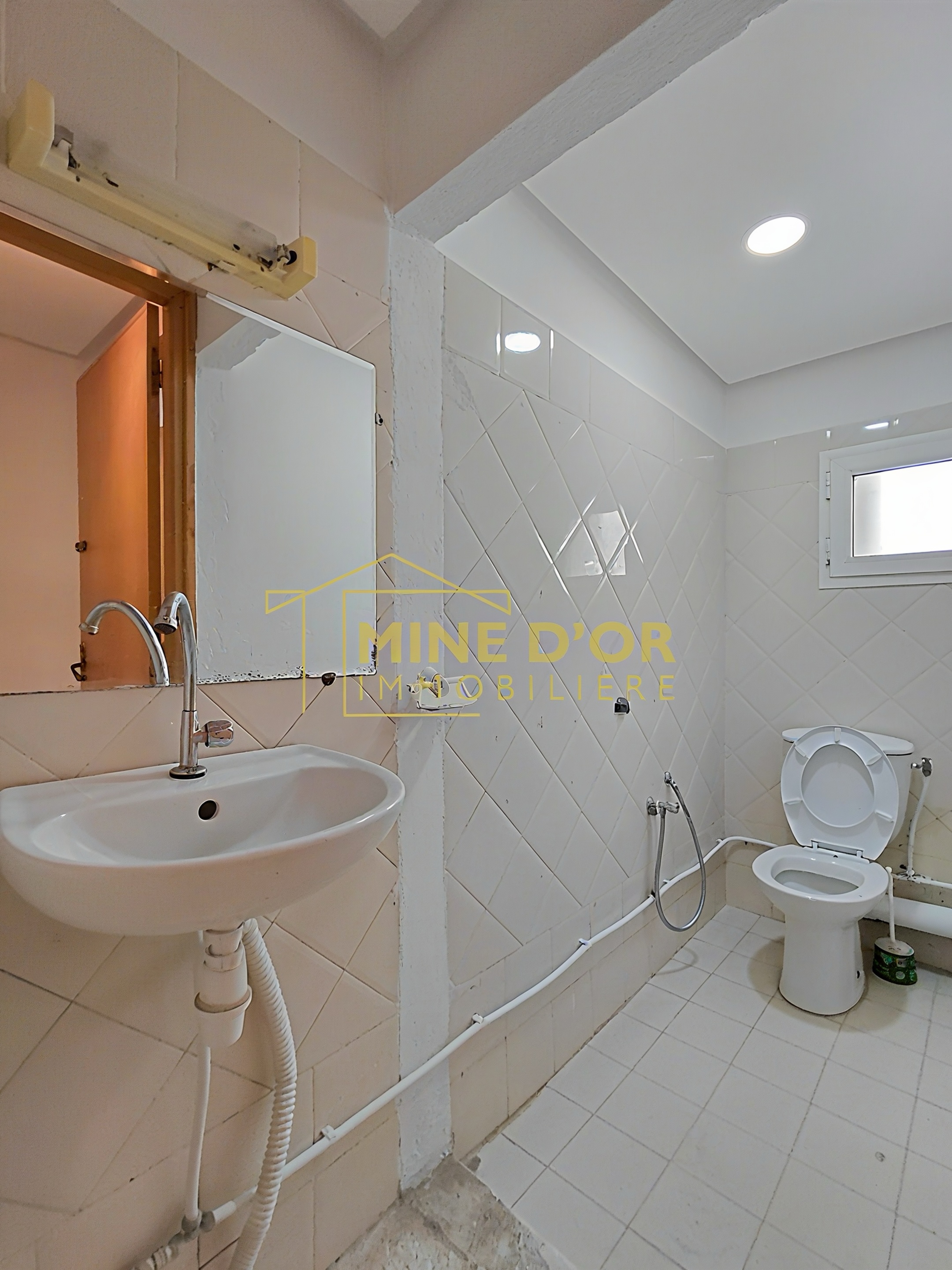 Bab Bhar Montplaisir Bureaux & Commerces Bureau Bureau accueil plus 3 pices  monplaisir