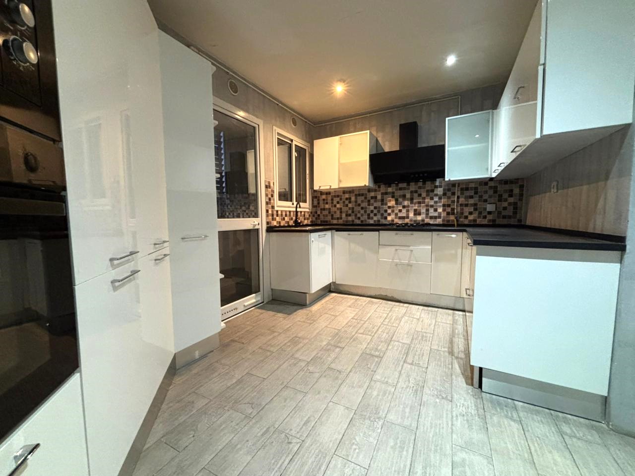 La Soukra La Soukra Location Appart. 4 pices Appt s3  la soukra fattouma bourguiba