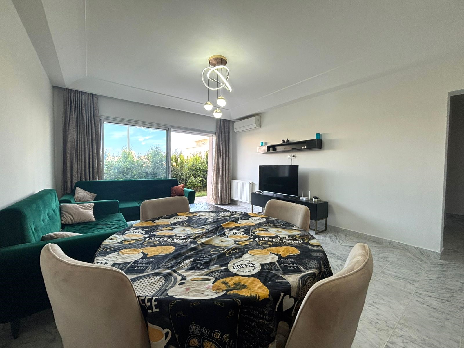 La Soukra&nbsp;Chotrana 1&nbsp;Location&nbsp;Appart. 2 pi�ces&nbsp;S1 meubl� avec jardin � chotrana 1