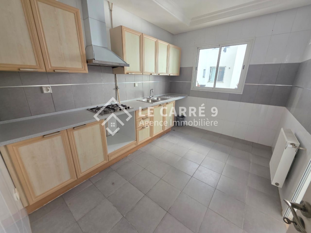 La Marsa El Aouina Location Appart. 3 pices S2 de 120m2  cit les palmeraies