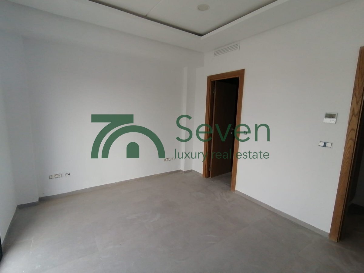 La Soukra&nbsp;La Soukra&nbsp;Bureaux & Commerces&nbsp;Bureau&nbsp;Un bureau en h4 � la soukra