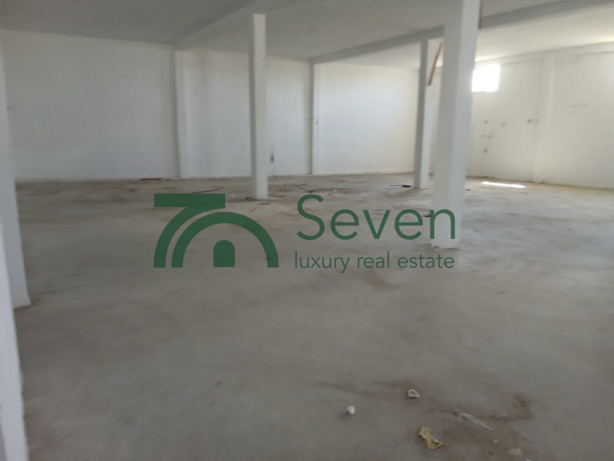 La Marsa Cite Bhar Lazreg Bureaux & Commerces Surfaces Un depot  au bhar azreg