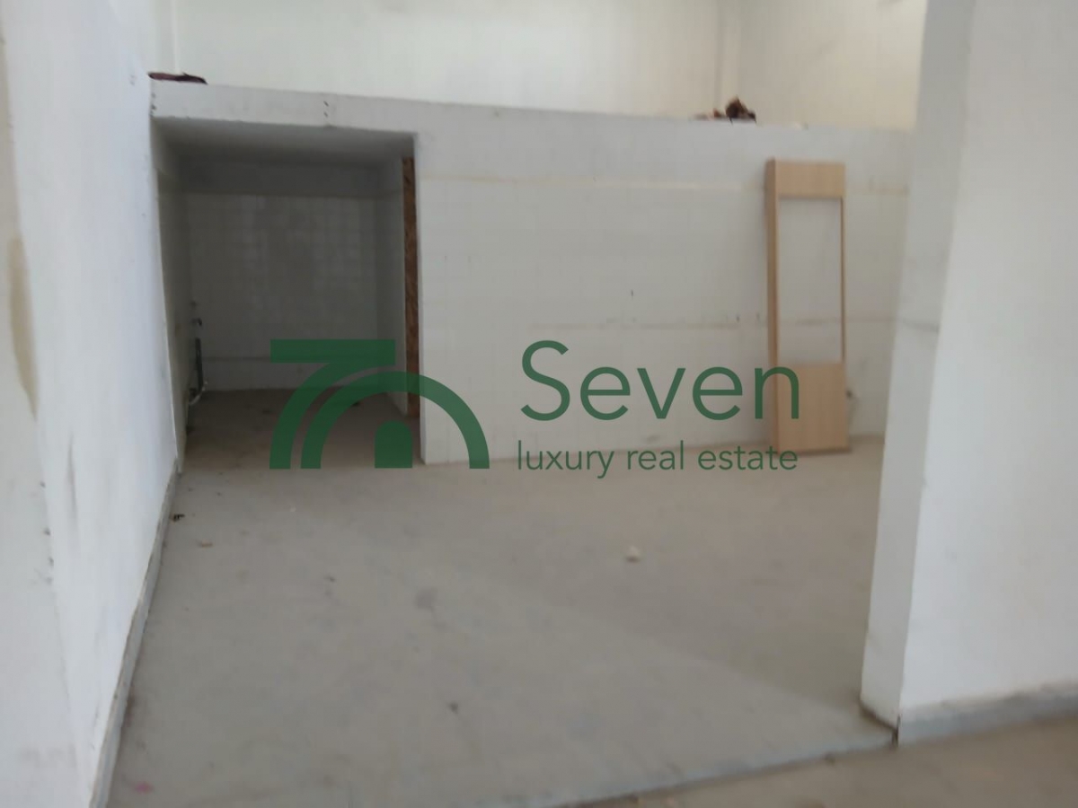 La Marsa Cite Bhar Lazreg Bureaux & Commerces Surfaces Un depot  au bhar azreg