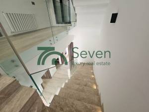 La Soukra&nbsp;Chotrana 1&nbsp;Vente&nbsp;Maisons&nbsp;Un triplex s4 avec piscine  la soukra ref276a