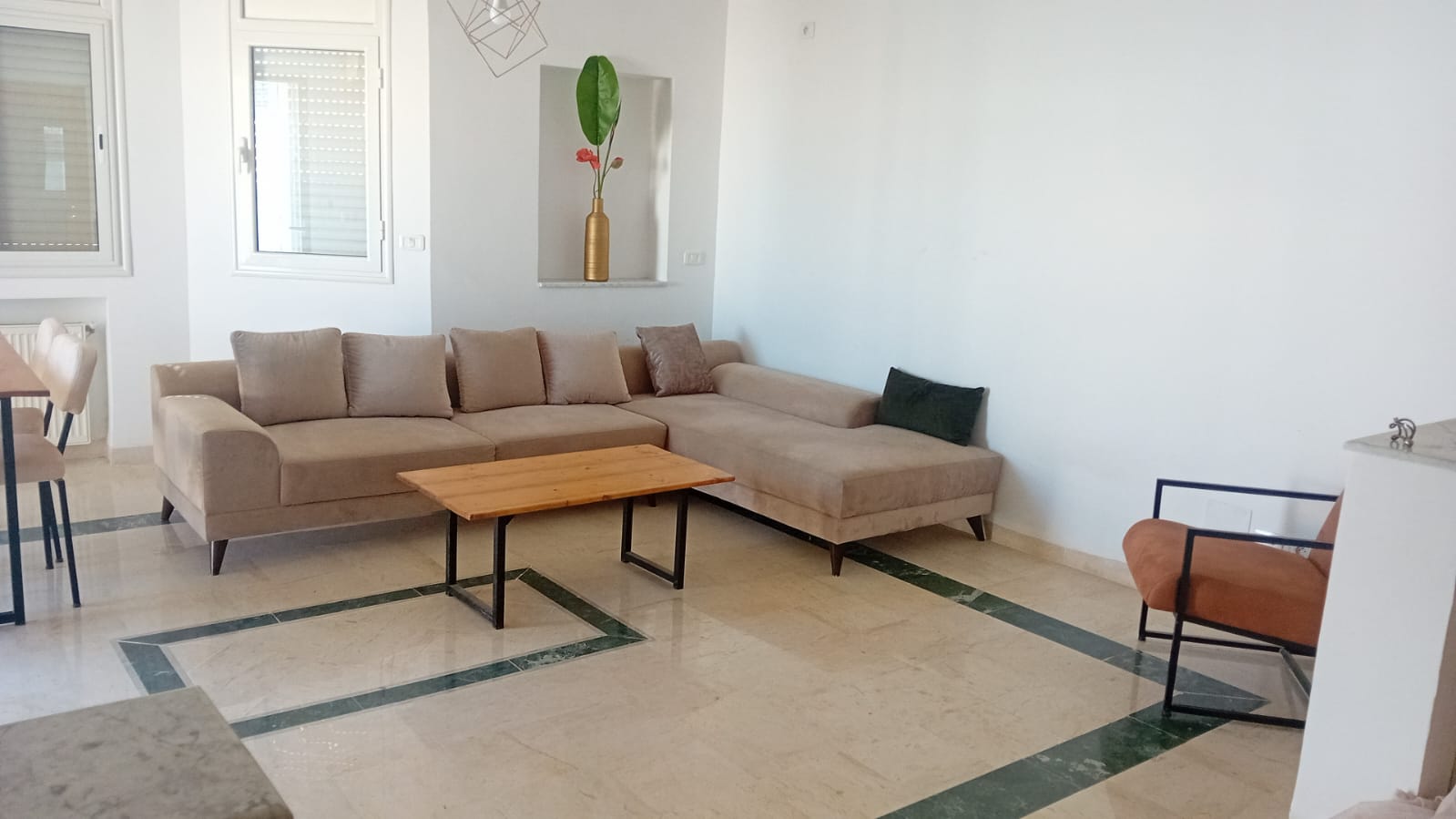 Ain Zaghouan Ain Zaghouan Location Appart. 2 pices Un appartement en s2 meubl  ain zaghouen nord