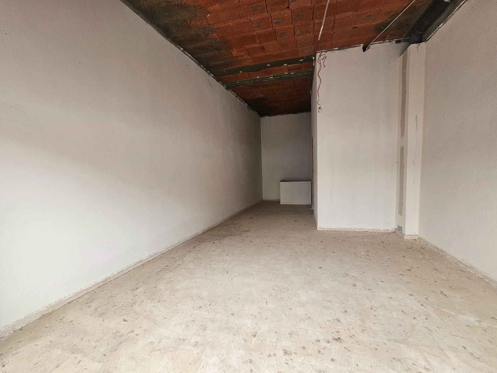 La Soukra Chotrana 2 Bureaux & Commerces Autre Un local commercial  chotrana 2