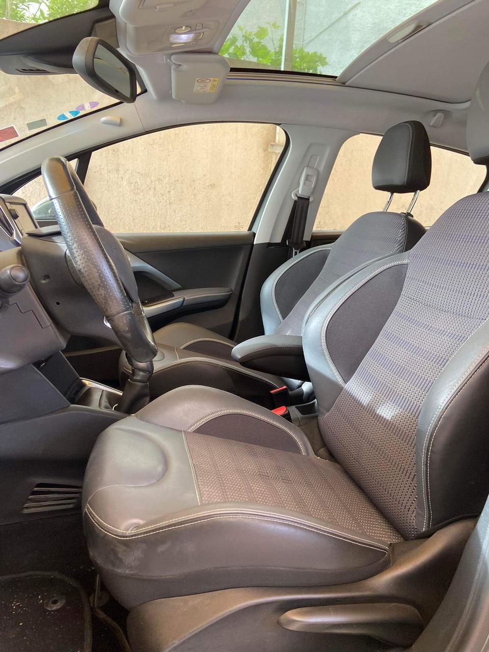 Peugeot 208