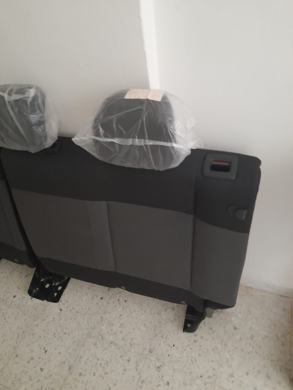 Sidi Hassine Cite El Mestiri Accessoires et Entretien Autres Accessoires Auto Banquette arriere citroen c3 aircross neuve