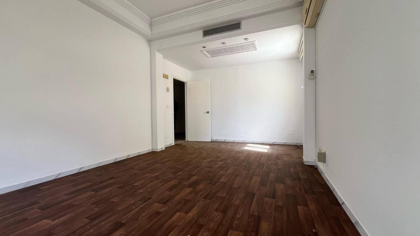 La Marsa Berge Du Lac Bureaux & Commerces Bureau Bureau h4 de 180 m2 au lac 1