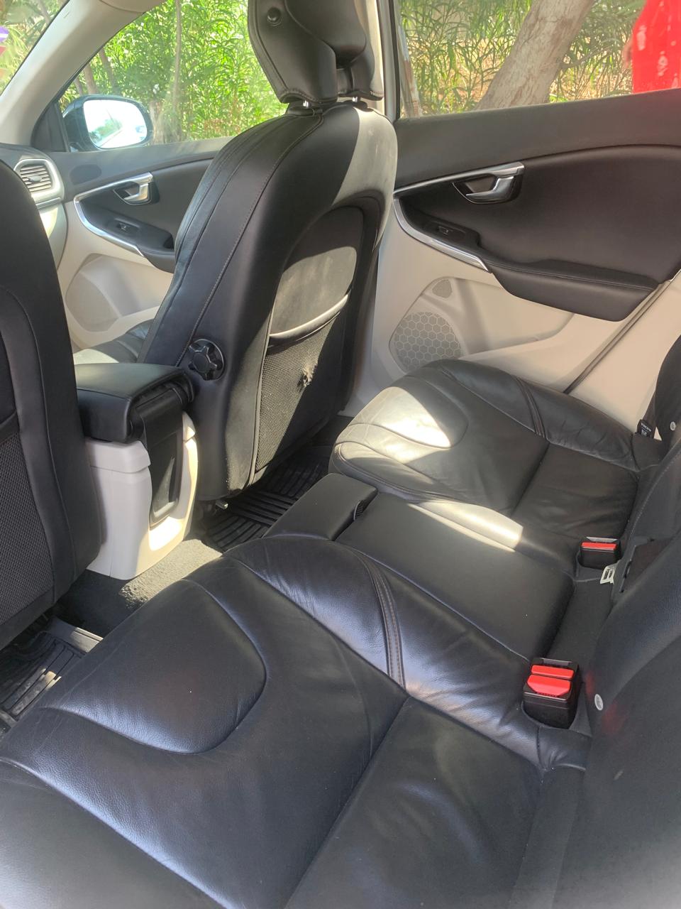 El Omrane Superieur Cite El Intilaka Volvo V40 Volvo v40 prix attractif
