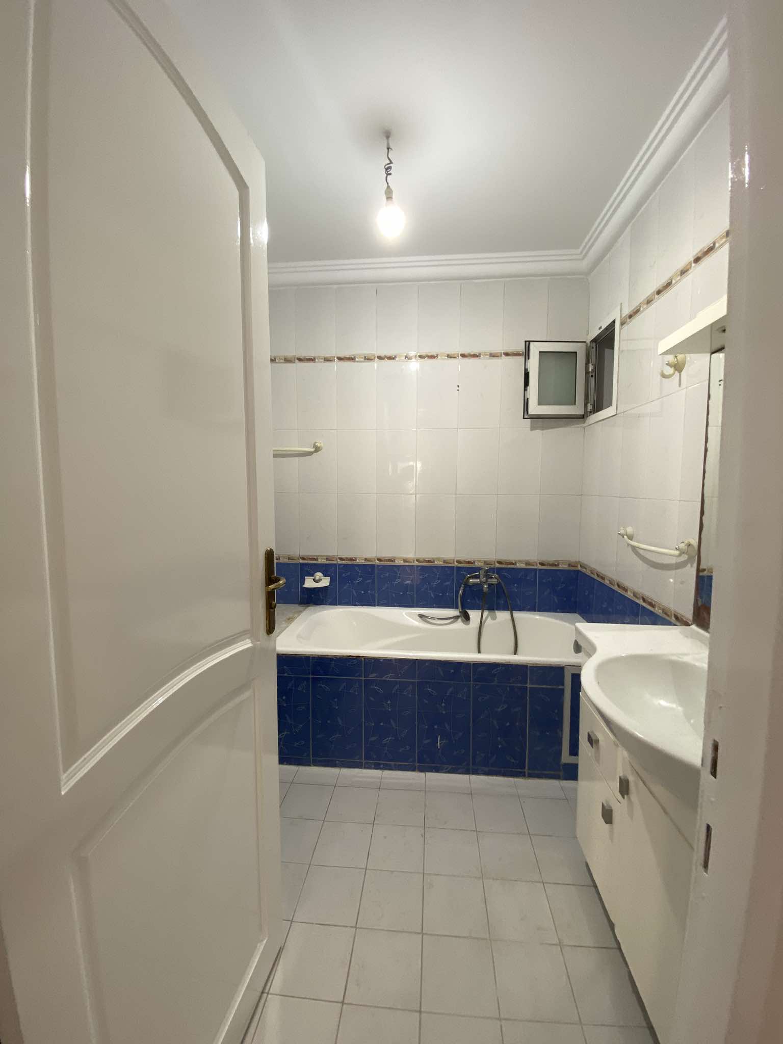 La Soukra La Soukra Vente Appart. 3 pices S3 avec 2 places parking sous sol
