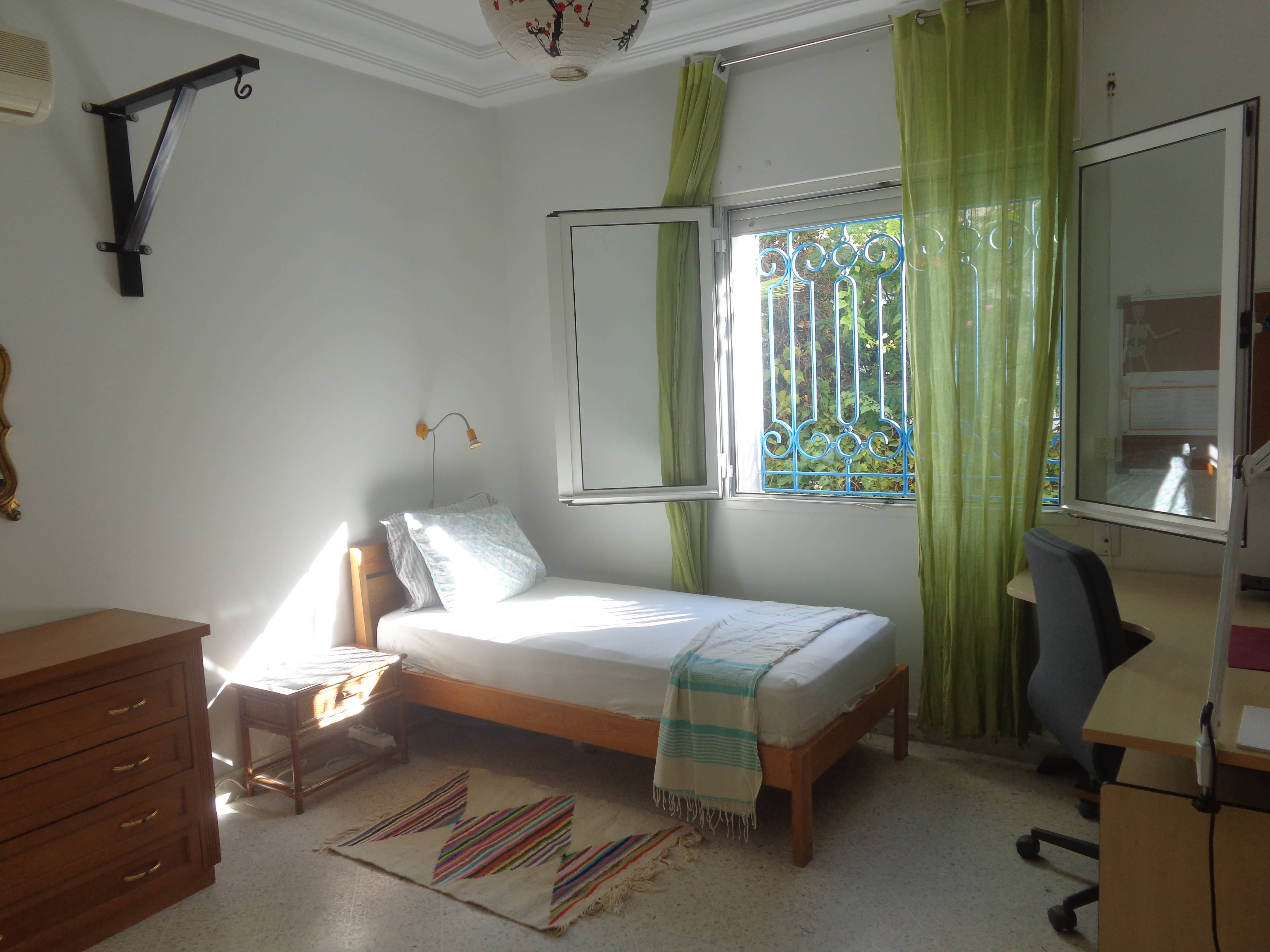 Ariana Ville Cite Ennasr 2 Vente Appart. 5 pices+ Rare s3 verdure et espace pp cellier et bureau