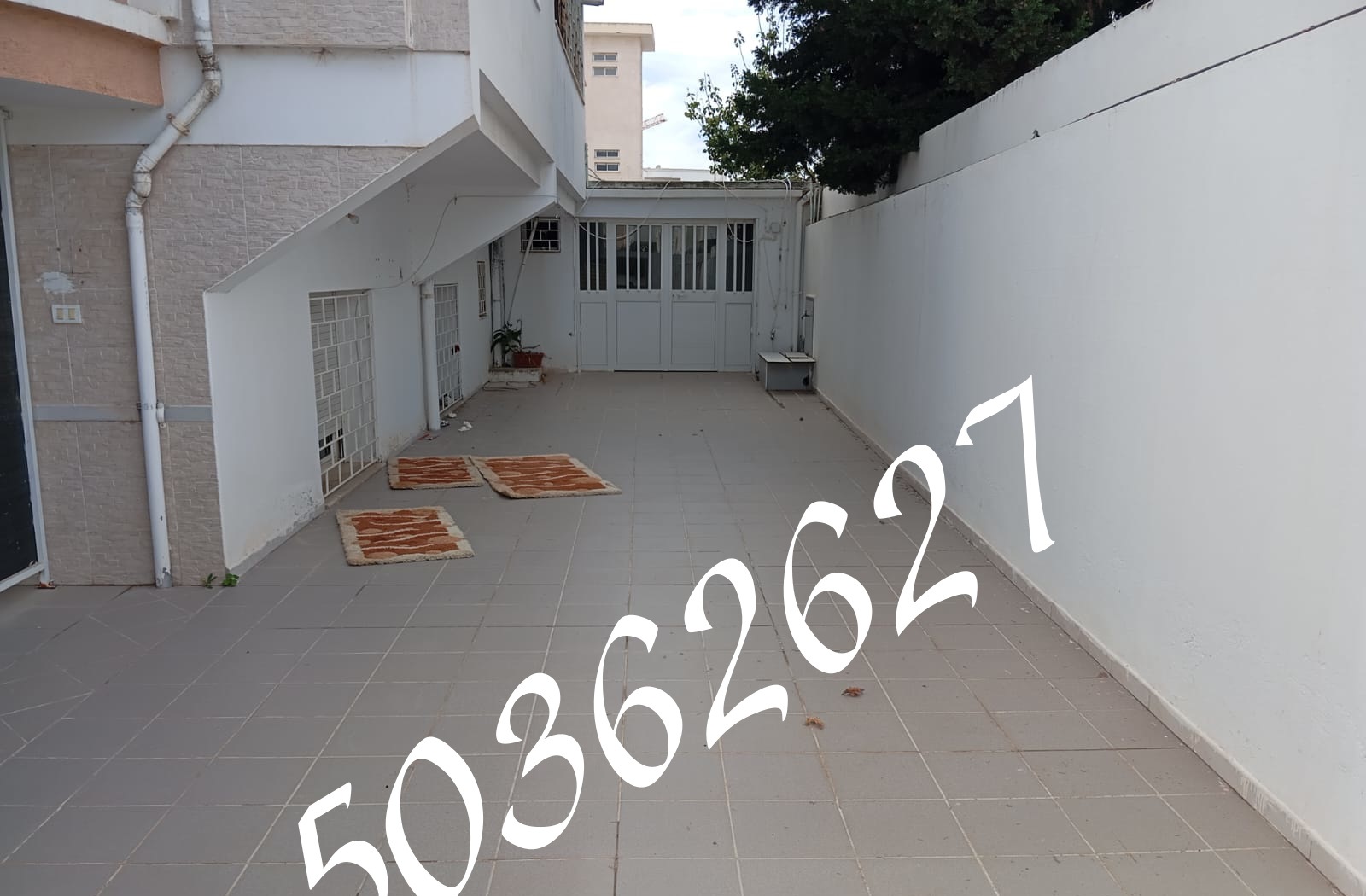 La Marsa El Aouina Location Appart. 1 pice Un bureau usage commercial  jardins el aouina