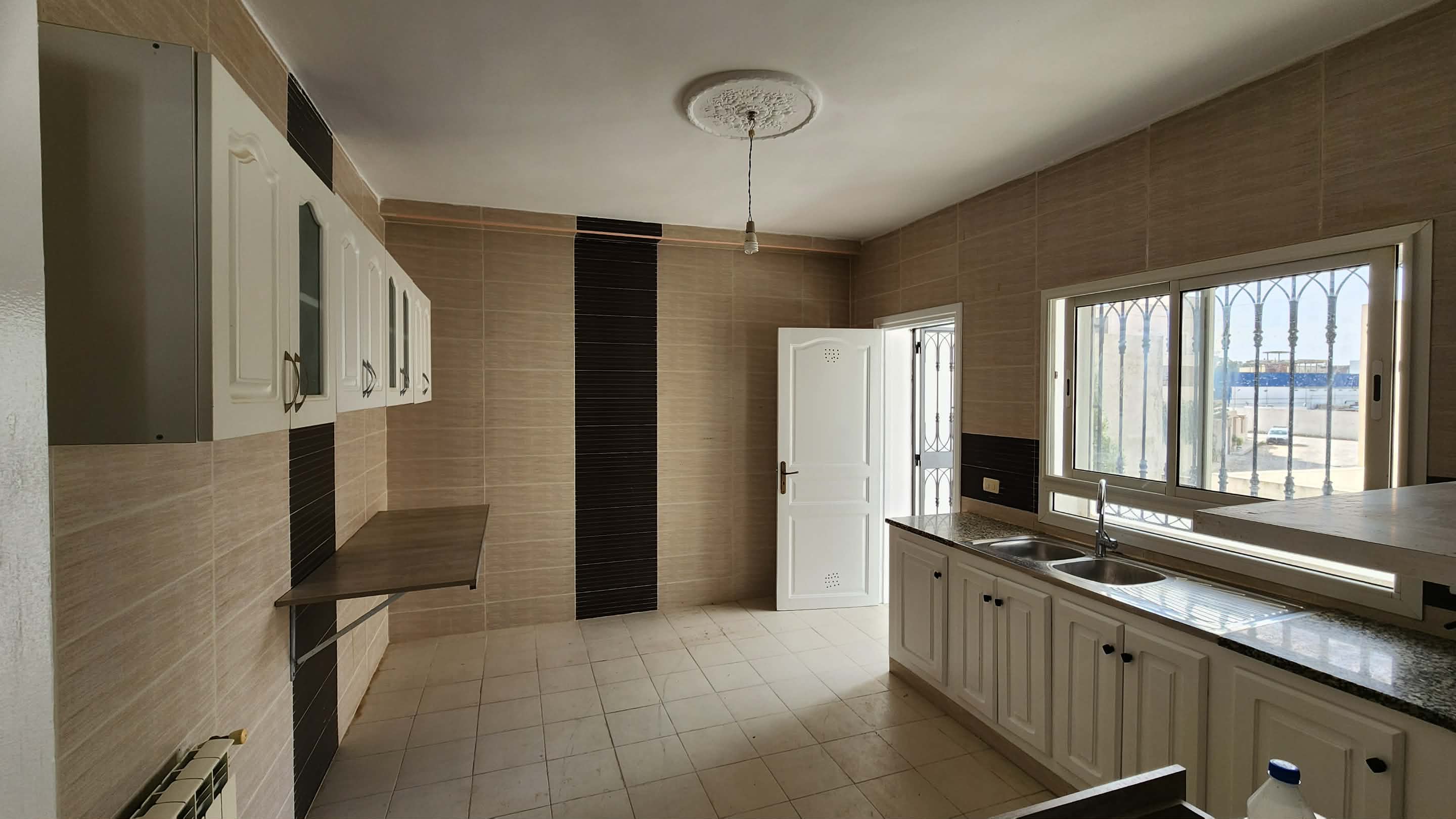 Ain Zaghouan Ain Zaghouan Location Appart. 4 pices S4 trs spacieux  ain zaghouan nord