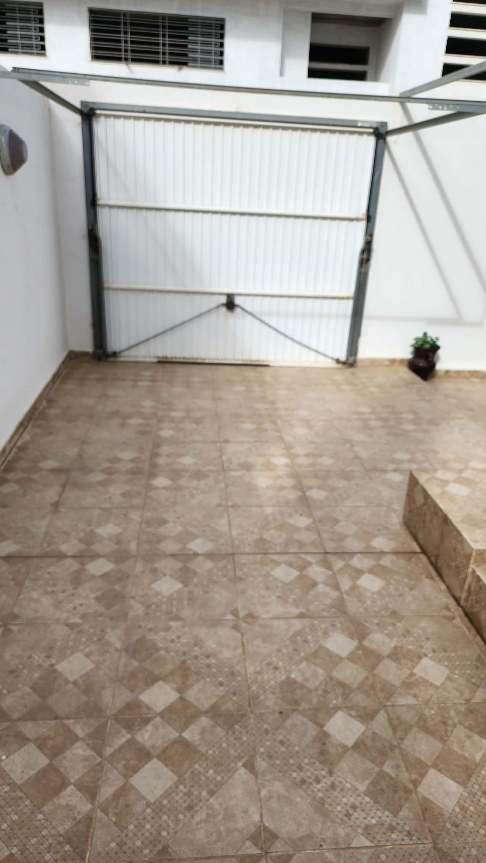 Ain Zaghouan Ain Zaghouan Location Appart. 4 pices S4 trs spacieux  ain zaghouan nord