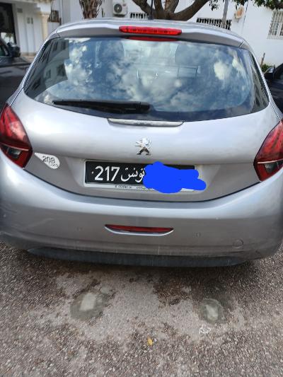 Peugeot 208