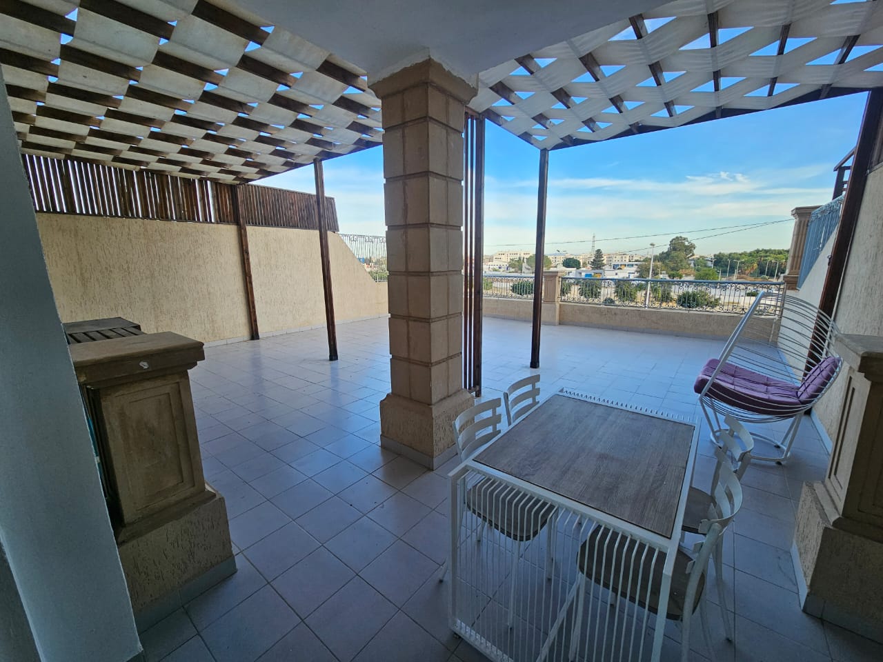 Ain Zaghouan Jardins de Carthage Location Appart. 2 pices S plus un richement meubl aux jardins de carthage