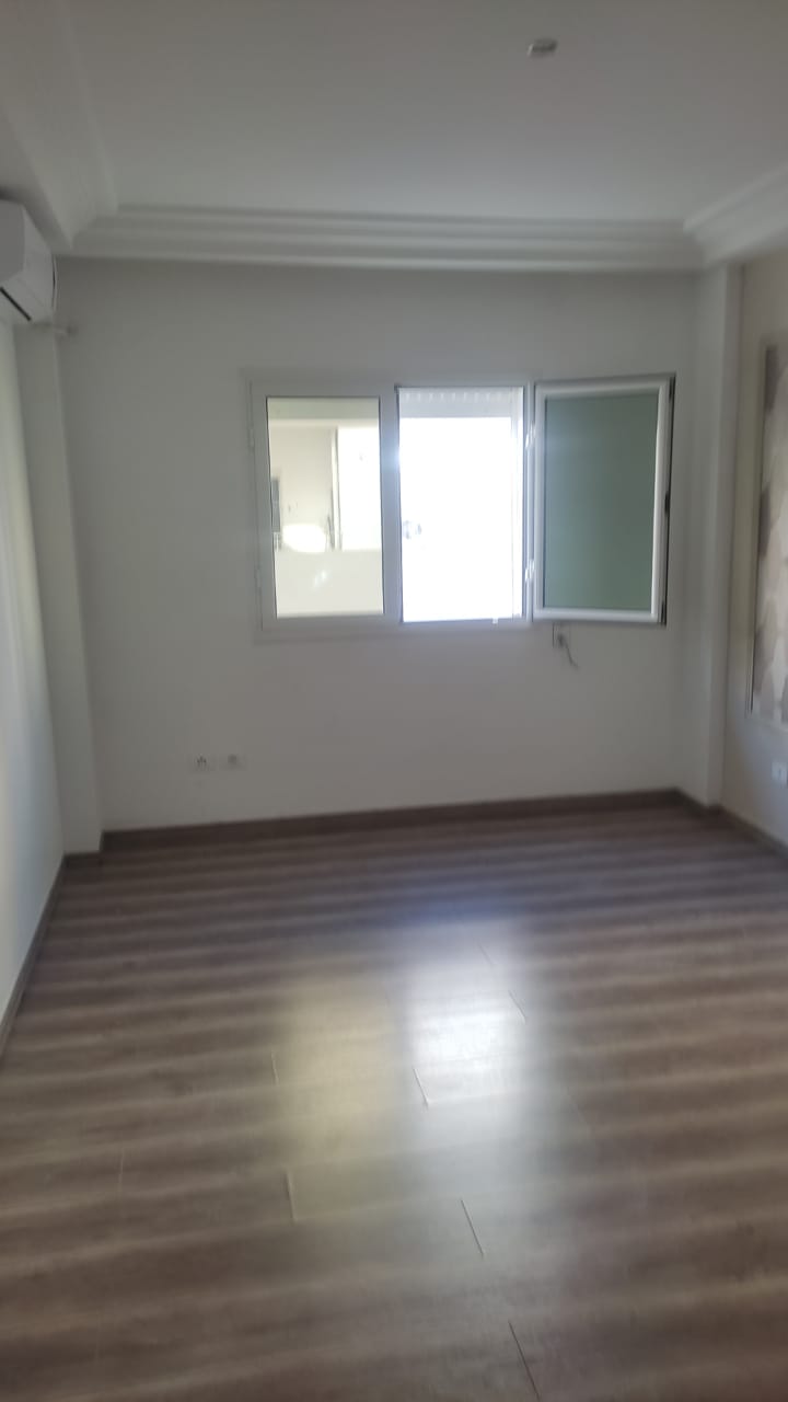 Ain Zaghouan&nbsp;Ain Zaghouan&nbsp;Location&nbsp;Appart. 3 pi�ces&nbsp;Spacieux appart s  plus 2 tr�s propre