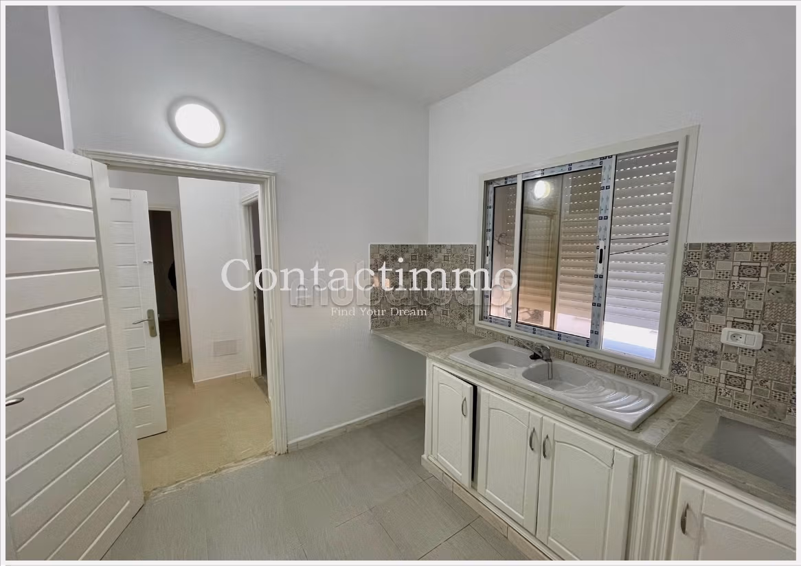 Ariana Ville Borj El Baccouche Location Appart. 1 pice Studio au 1er  tage  borjbaccouche