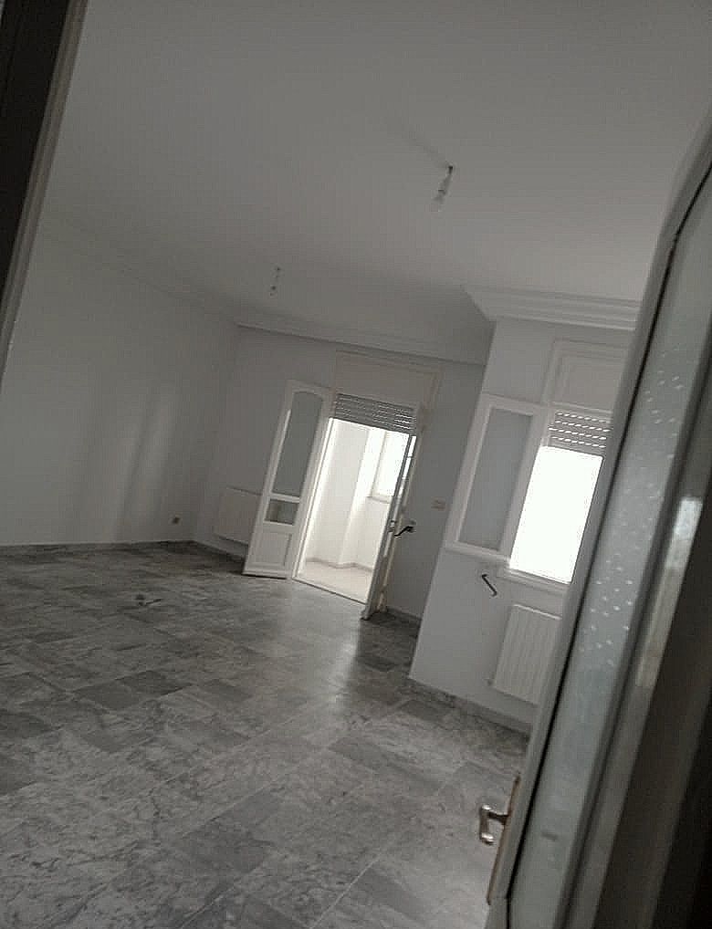 Ariana Ville Cite Ennasr 1 Vente Appart. 4 pices Beau s3 emplacement et prix