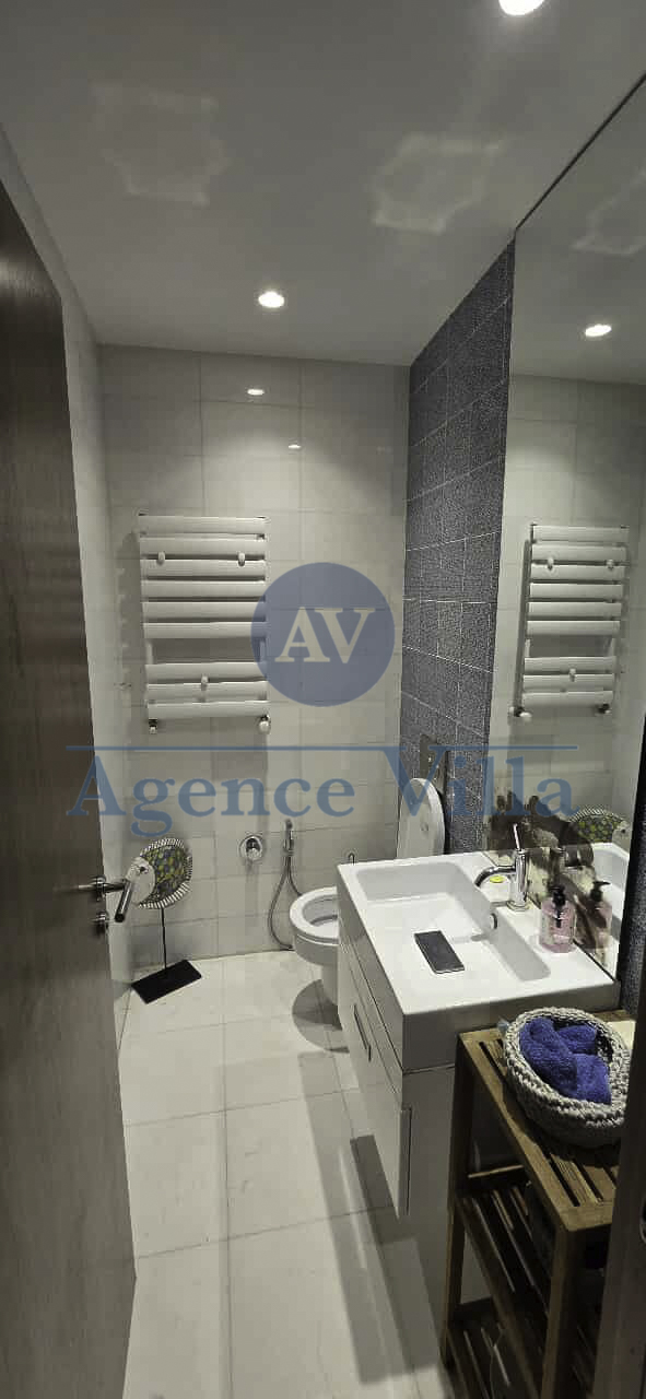 La Marsa&nbsp;Berge Du Lac&nbsp;Location&nbsp;Appart. 4 pi�ces&nbsp;Un appartement au lac2